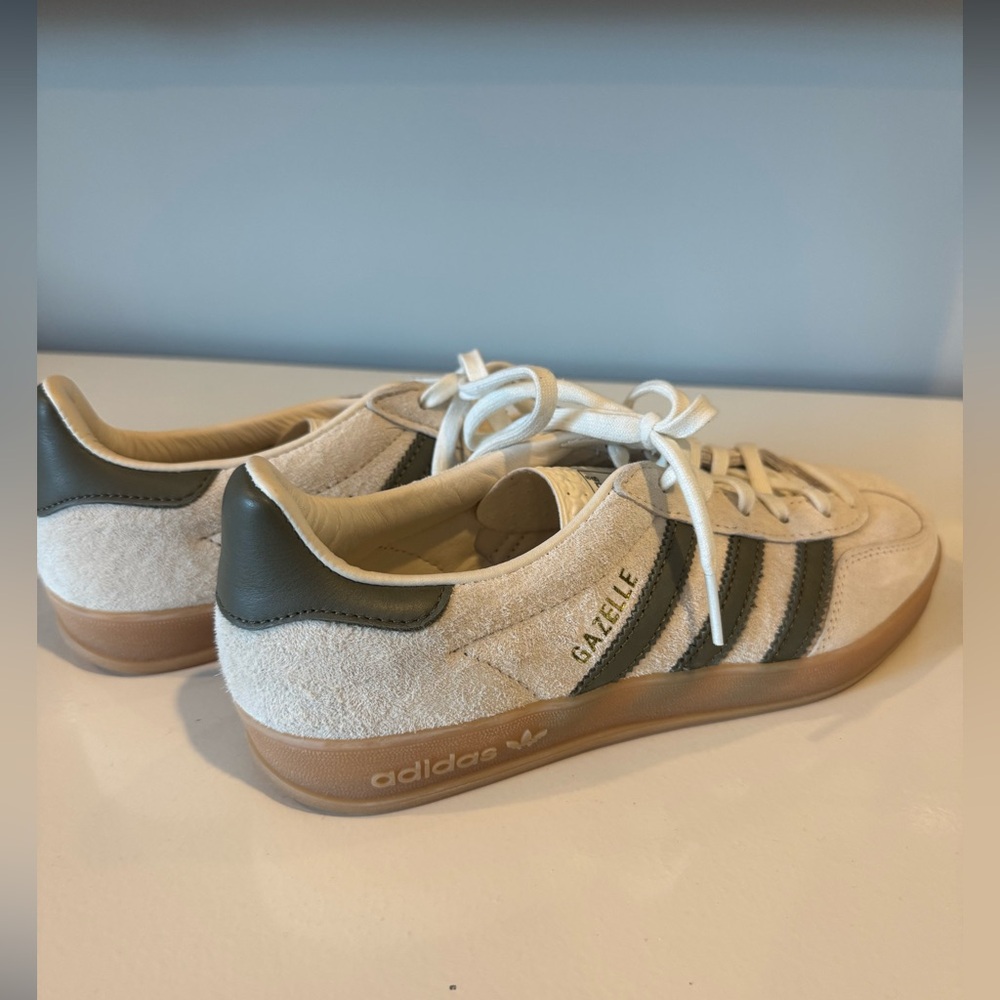 Adidas Gazelle Sneakers Cream Army Green Stripe Women’s 6.5